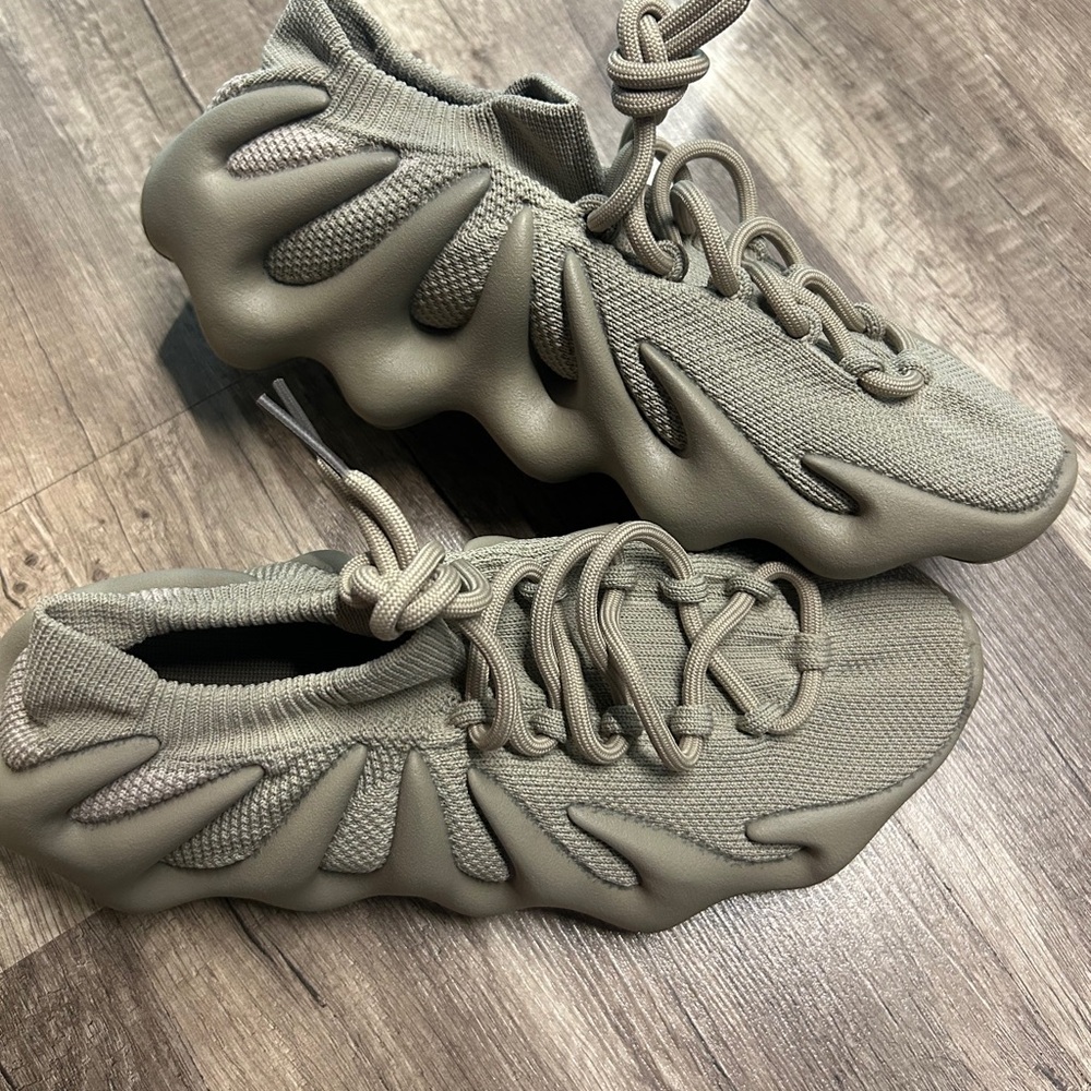 Adidas Yeezy 450 Box with Tan and Black Text